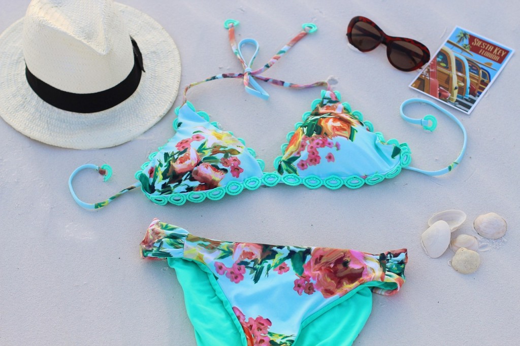 vacation-bikini_hat